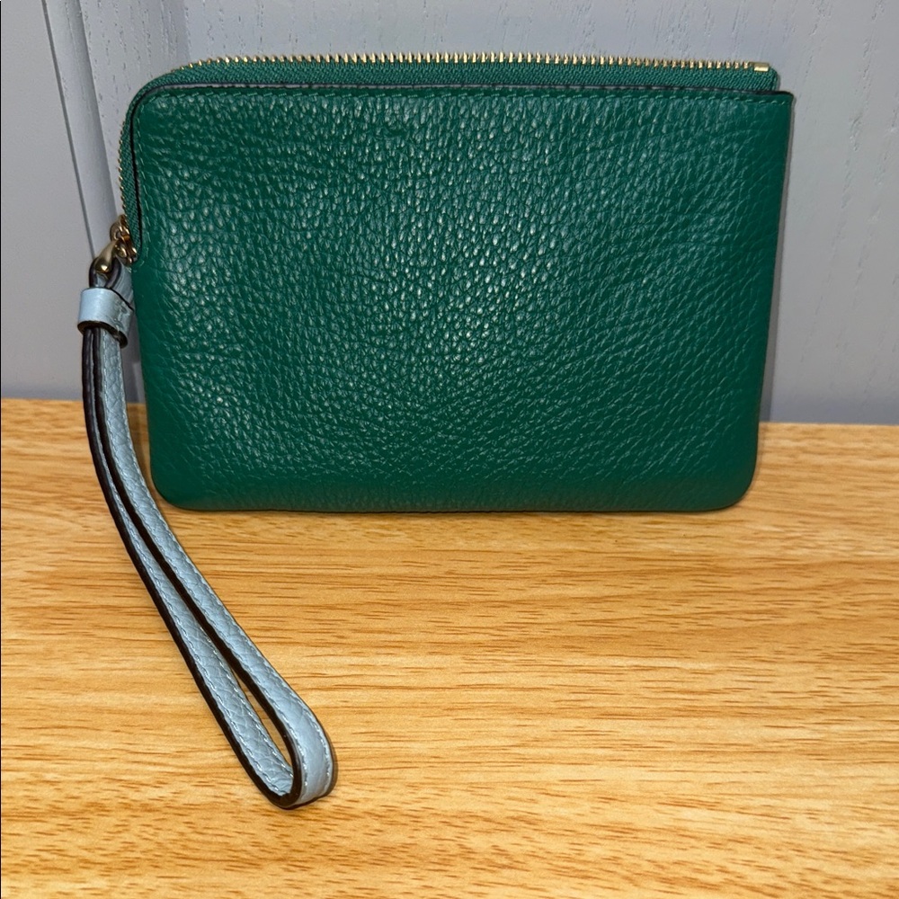 Coach Corner Zip Wristlet  Radish 🫜 - Picture 13 of 16